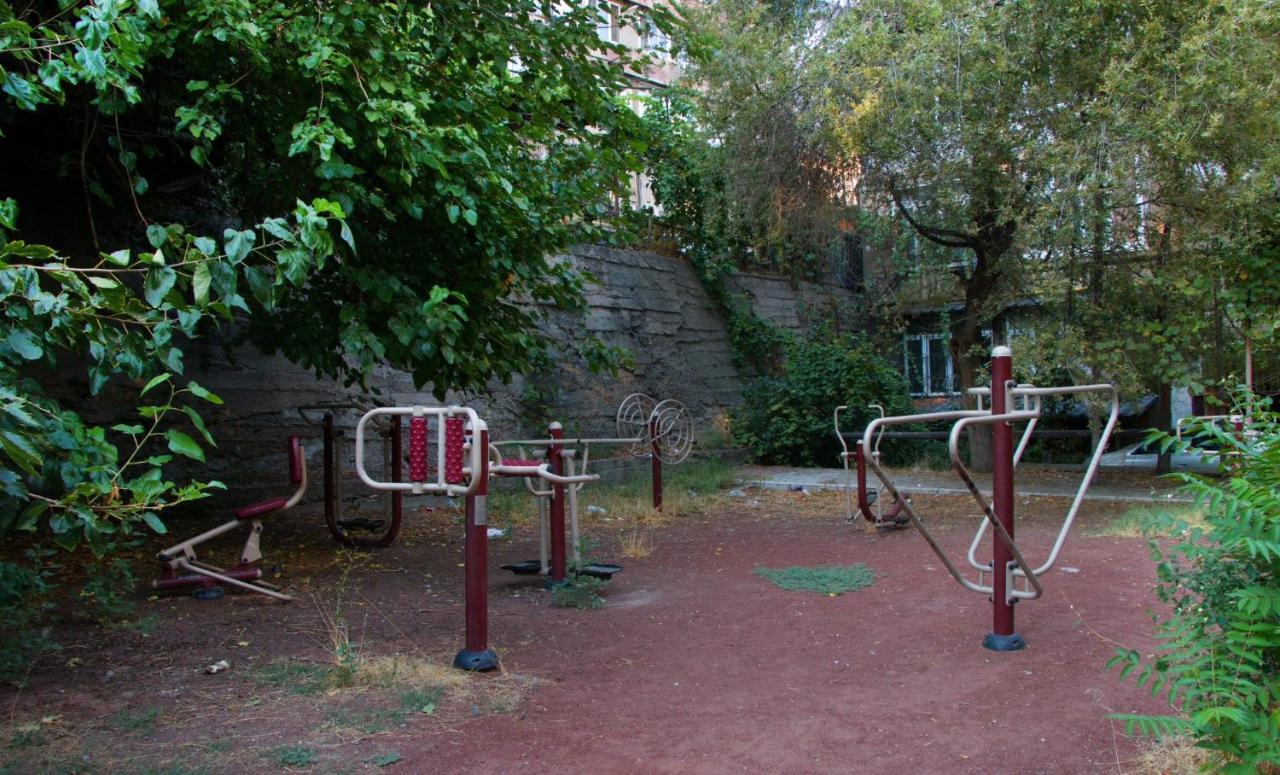Apartment On Saryan 24 エレバン エクステリア 写真